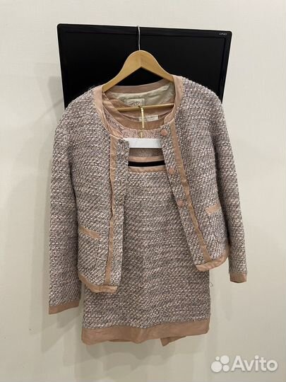 Костюм женский