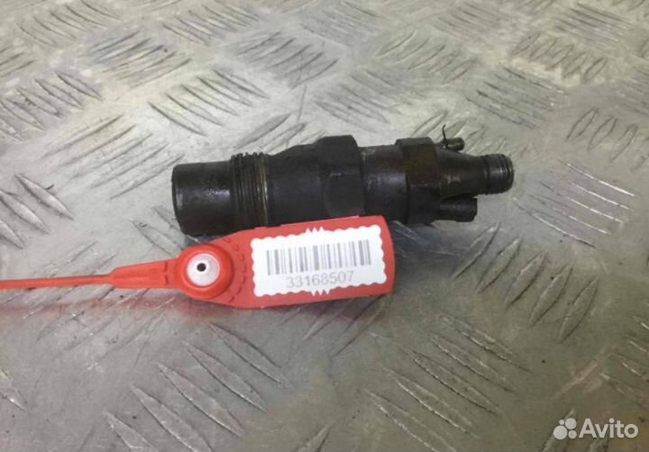 Форсунка Volkswagen Transporter T4 2.4D 068130202