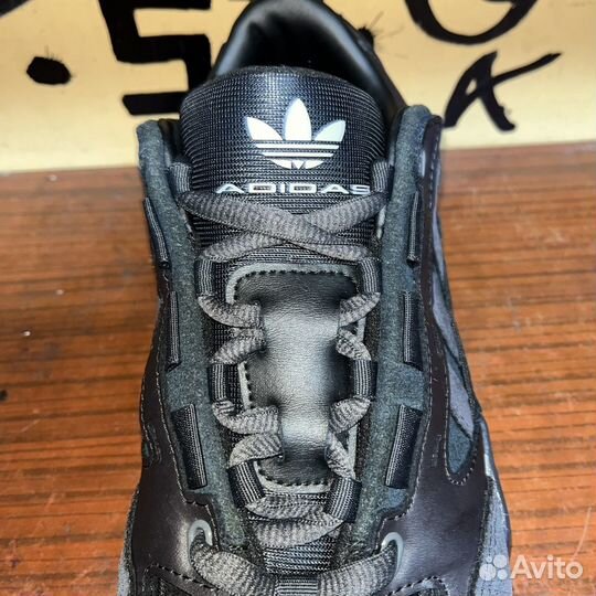 Кроссовки adidas Adi2000