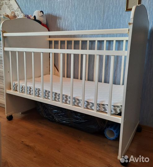 Продам детскую кроватку