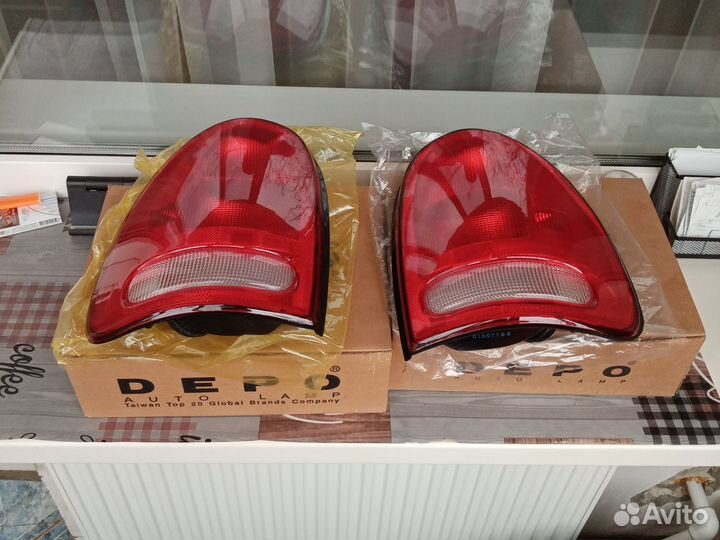 Задние фонари на Додж Караван