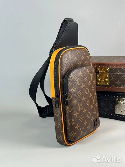 Сумка-слинг Louis Vuitton Monogram Macassar Avenue