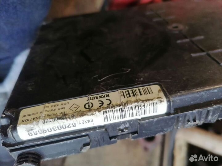 Панель предохранителей Рено Меган 2