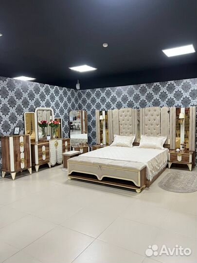 Спальный гарнитур