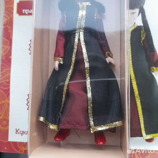 Кукла фарфоровая в калмыцком костюме