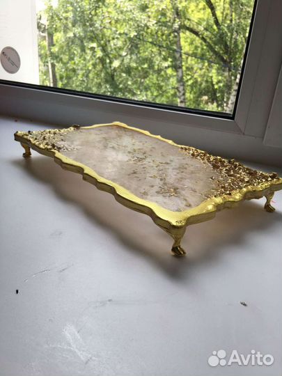 Поднос на ножках