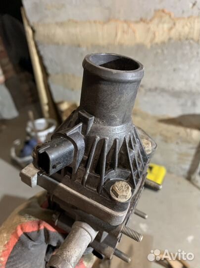 Термостат с корпусом на opel astra g 1,6 турбо