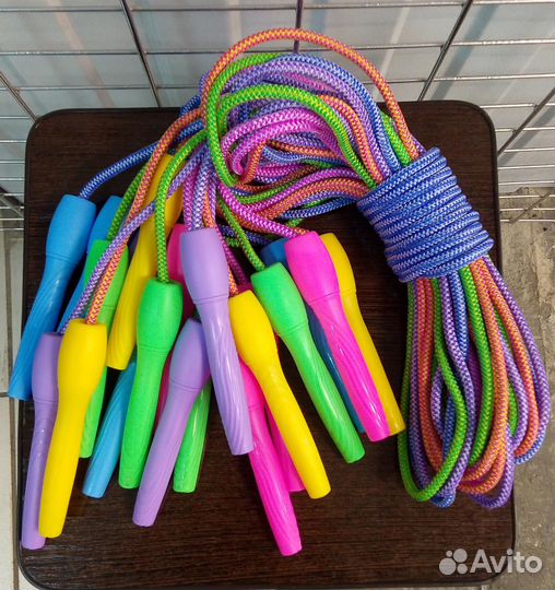 Скакалки веревочные с ручками новые Магазин