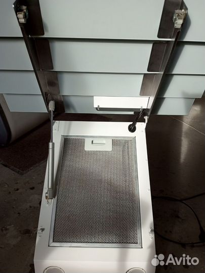 Кухонная вытяжка Maunfeld Cascada Quart 60 белый