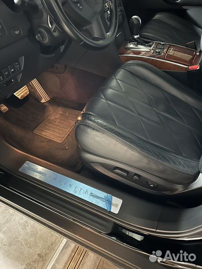 Infiniti QX70 3.7 AT, 2013, 75 000 км
