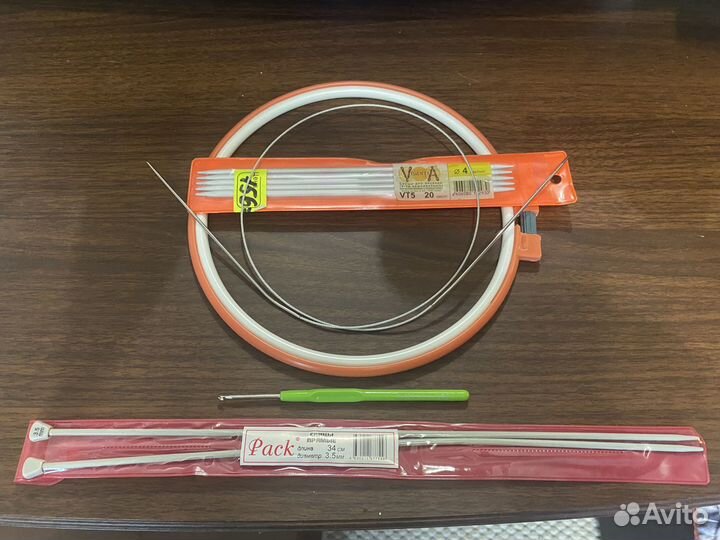 Спицы, пяльцы и крючок