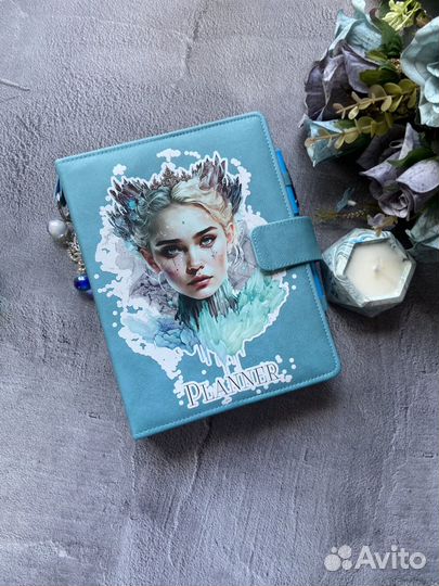 Планер, блокнот, ежедневник