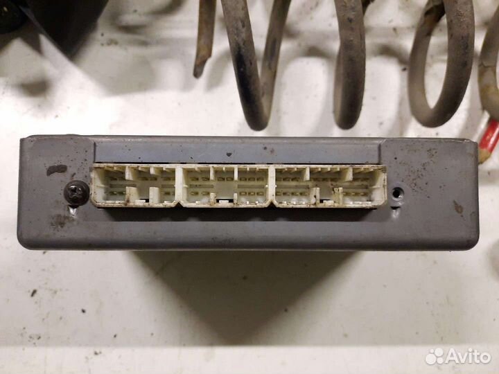 Блок управления ABS Mitsubishi Pajero 1993 V43W