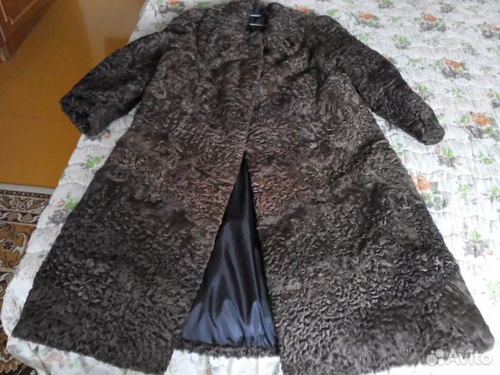 Шуба каракулевая