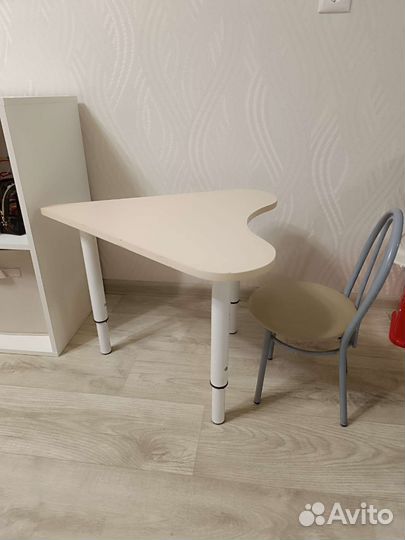 Детский стол и стульчик