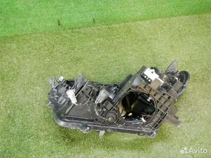 Фара правая Toyota RAV4