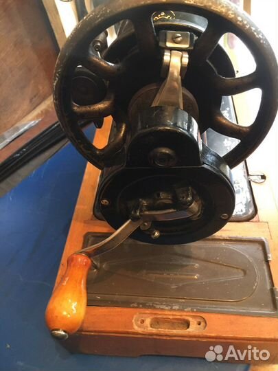 Швейная машинка зингер ручная