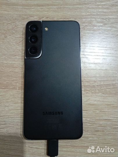 Samsung Galaxy S22, 8/256 ГБ