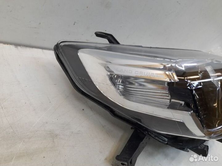 Фара правая Toyota Land Cruiser Prado 150