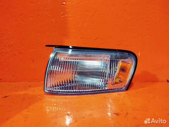 Габарит левый toyota cresta X9