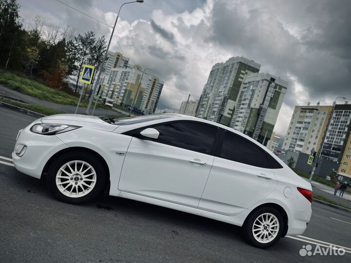 Hyundai Solaris 1.4 AT, 2011, 98 000 км