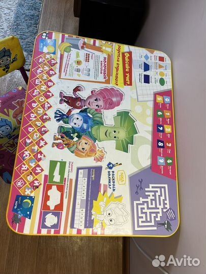 Детский стол со стулом