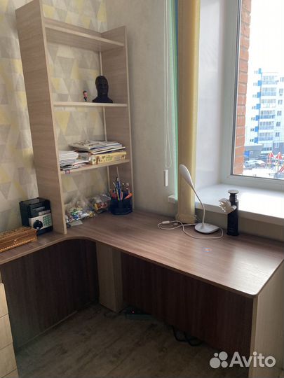 Продам школьный стол