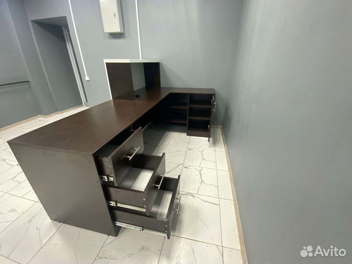 Стойка ресепшн, новая