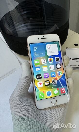 iPhone 8, 64 ГБ
