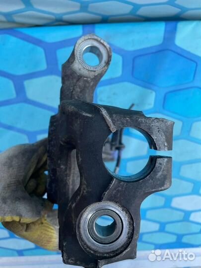 Кулак поворотный передний правый 4G0407254B