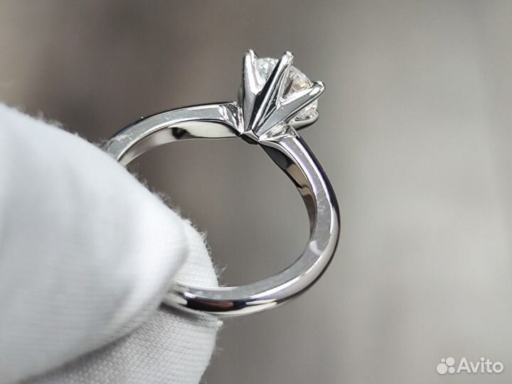 Золотое кольцо с бриллиантом 1.05ct +сертификат