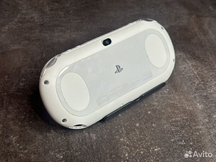 PS Vita 2000 slim белая