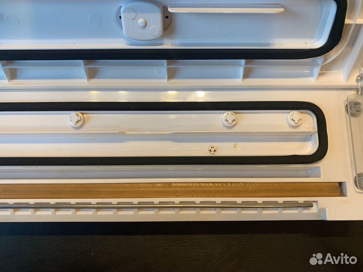 Вакуумный упаковщик DZ-108 70W