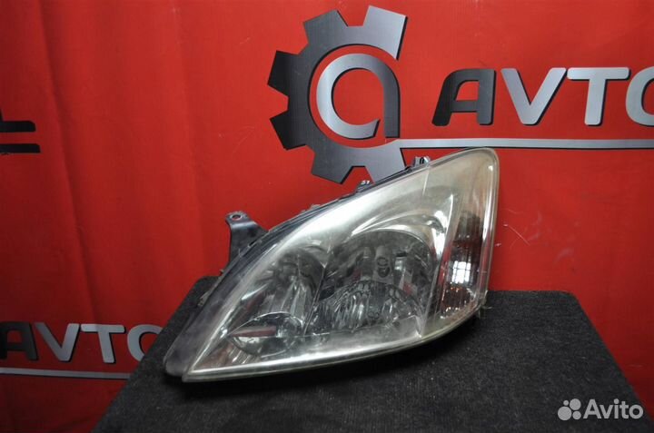 Фара левая toyota corolla ZZE120
