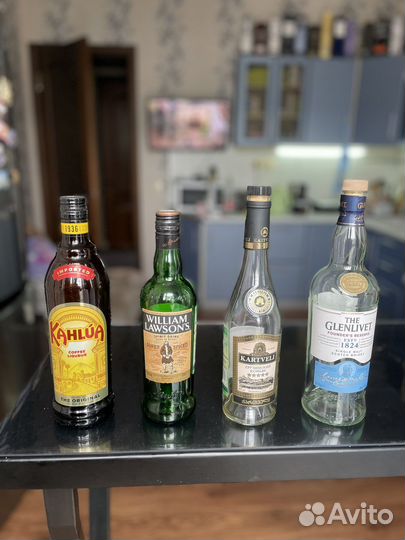 Пустые бутылки для бара