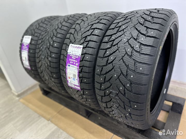 Tourador Ice Star TSW1 245/40 R18 97S