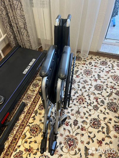 Коляска для инвалидов складная