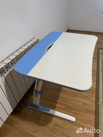 Учебный стол