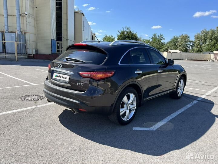 Infiniti FX37 3.7 AT, 2010, 136 000 км