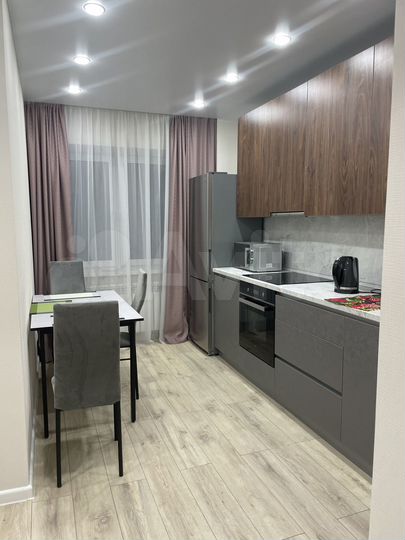 1-к. квартира, 37 м², 1/10 эт.