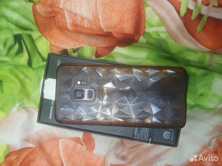 Samsung Galaxy S9, 4/64 ГБ