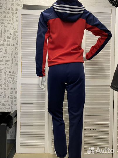 Костюм спортивный