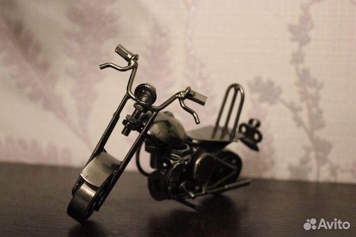 Болты и гайки, железный мотоцикл сувенир