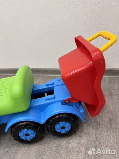 Машинка каталка толокар