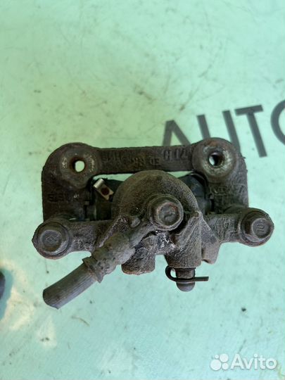 Суппорт задний правый kia ceed ed