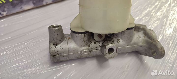 Главный тормозной цилиндр Pajero 2