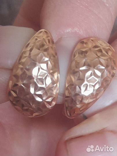 Золотые серьги