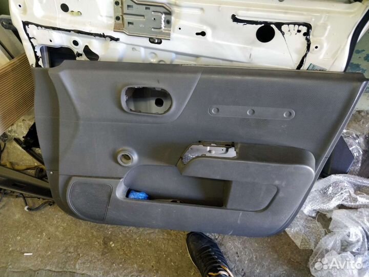 Двери на Ниссан AD