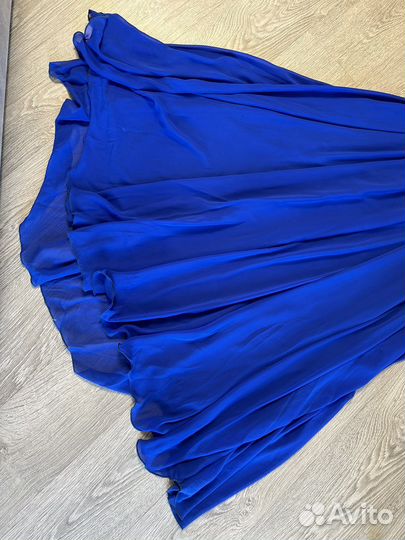 Платье на выпускной со шлейфом