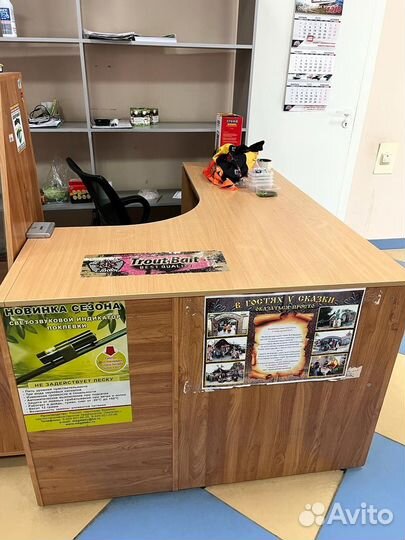 Стол, примерочная, витрина